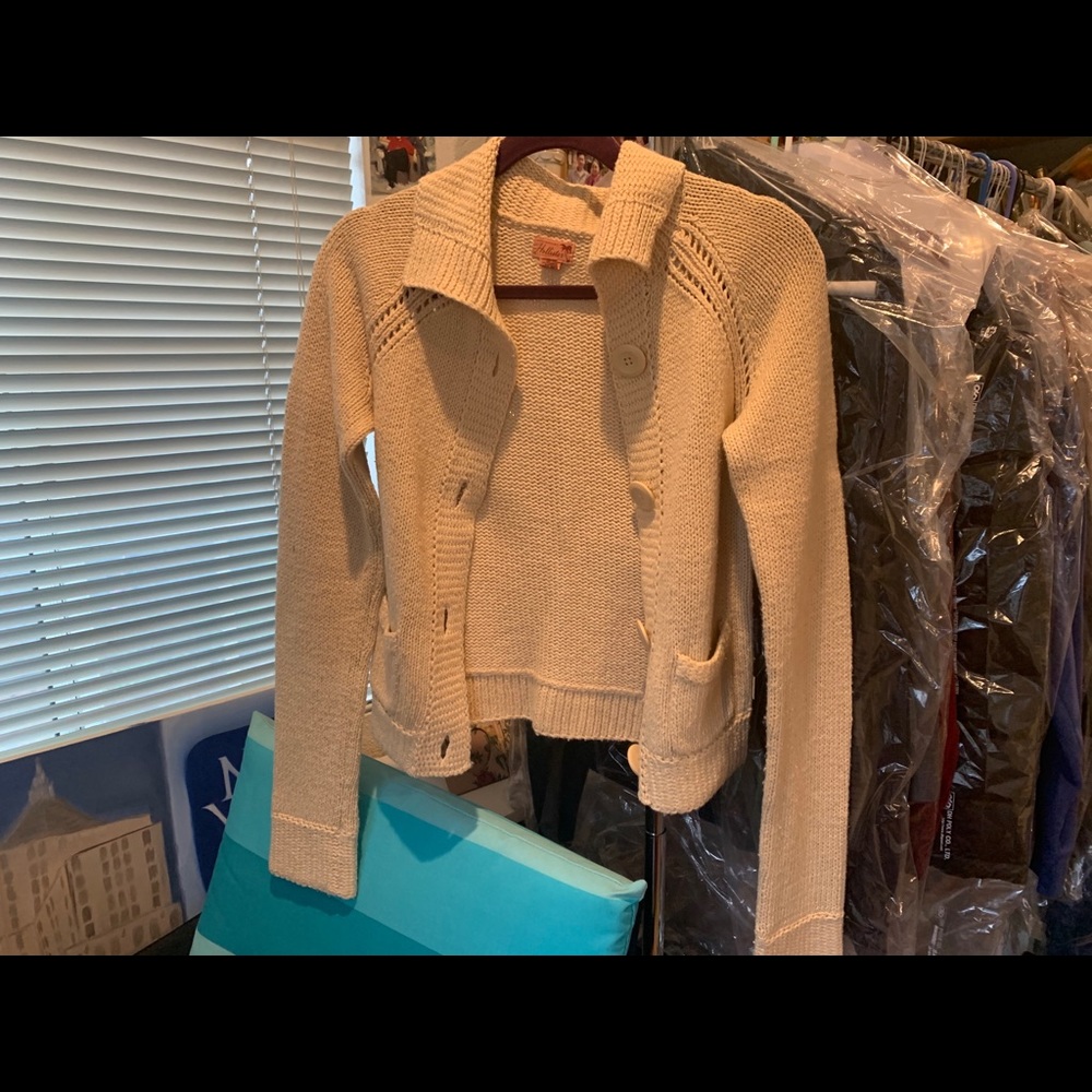 Hollister beige cardigan